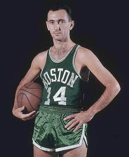 媒体人：新疆男篮将提交劳森优先续约权 球队仍在挑选新外援