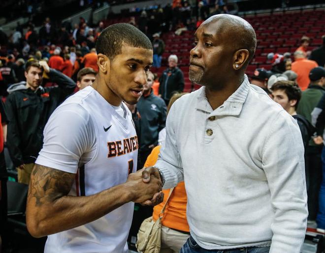 乌度卡：今晚的活力和能量是近期最好的一场，申京是获胜关键